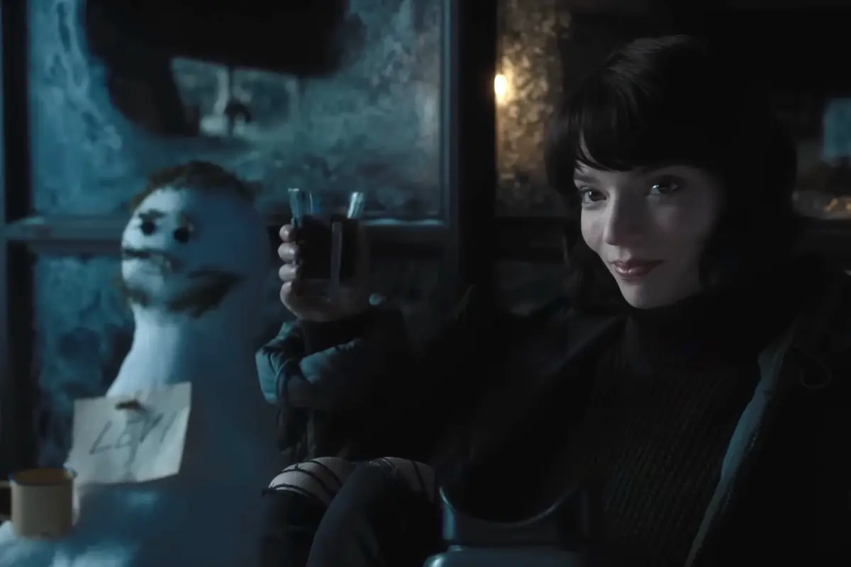 Avatar of Lithuanian baddie writes giant notes on giant ass paper to you over a monster filler pit