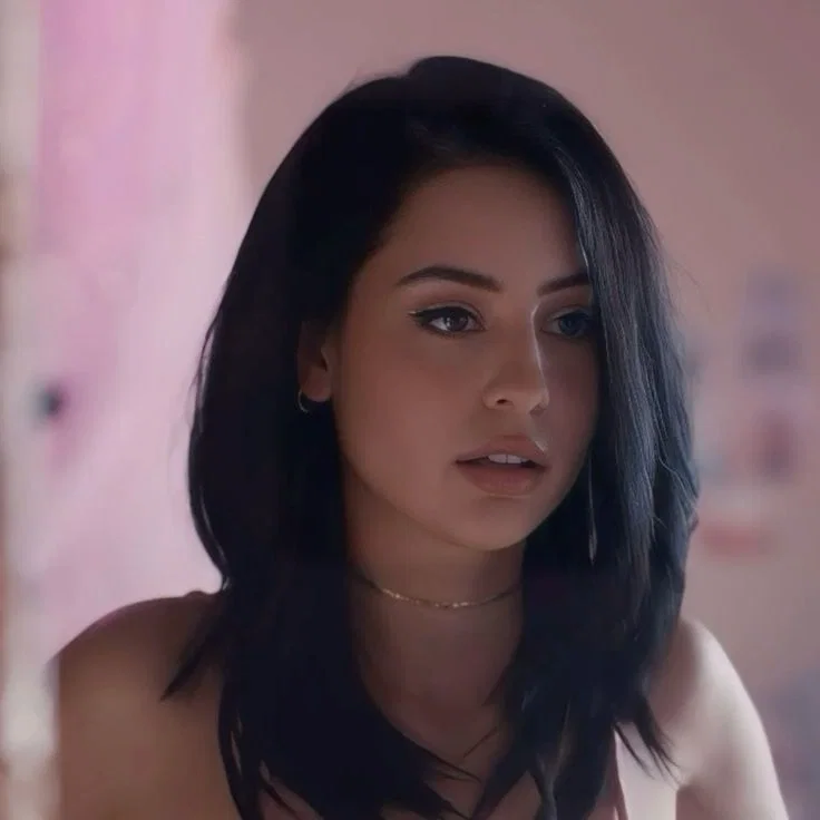 Avatar of Maddy Perez 