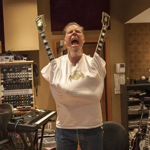 Avatar of Metallica (⁠╯⁠°⁠□⁠°⁠）⁠╯⁠︵⁠ ⁠┻⁠━⁠┻
