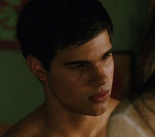 Avatar of ₊˚.୭  Jacob black