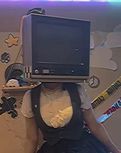Avatar of ♡Your strange friend with a monitor head♡