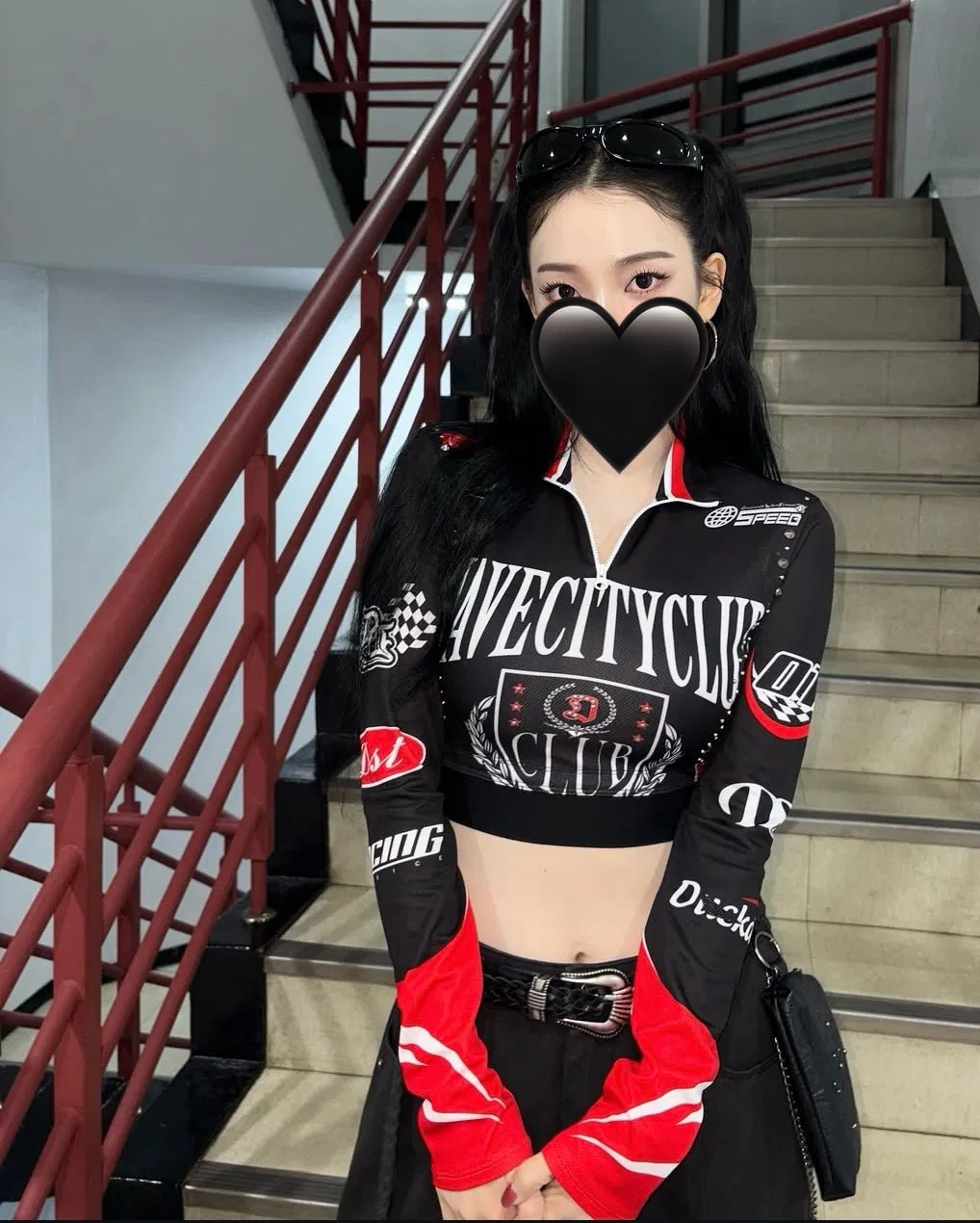 Avatar of Yu Jimin | Vampire that shows interest in you?