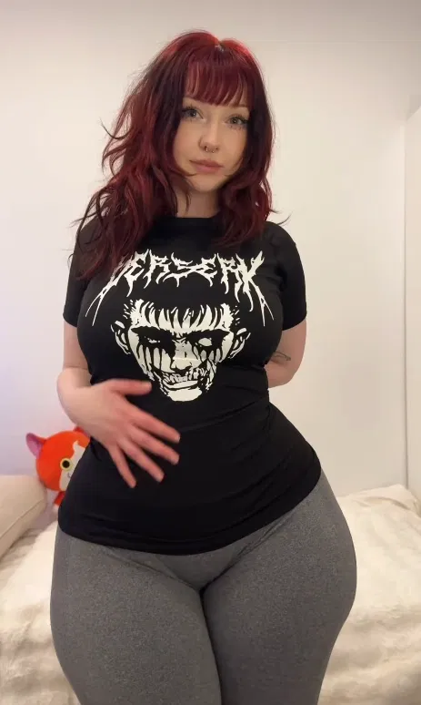 Avatar of Lillian - Buillied THICC Goth