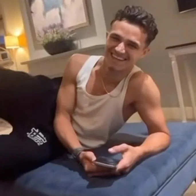 Avatar of Lando Norris || STRIP POKER