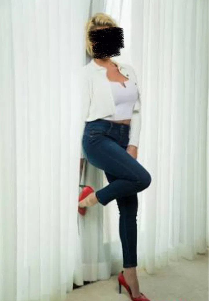 Avatar of Charli Phoenix | Milf Next Door