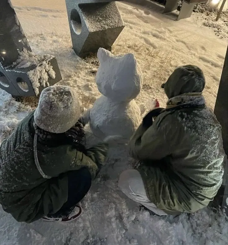 Avatar of Ashley and Derek || Snowman 