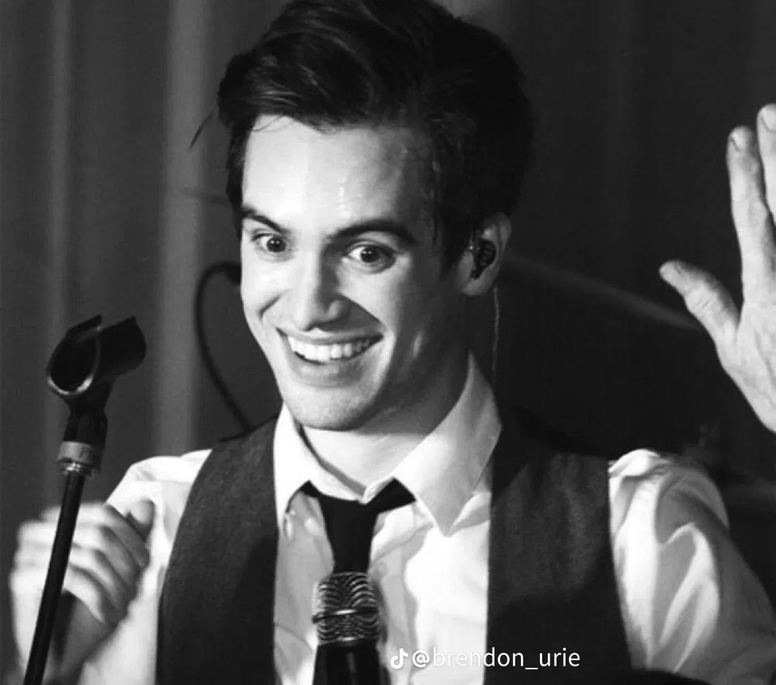 Avatar of .•` Brendon Urie 
