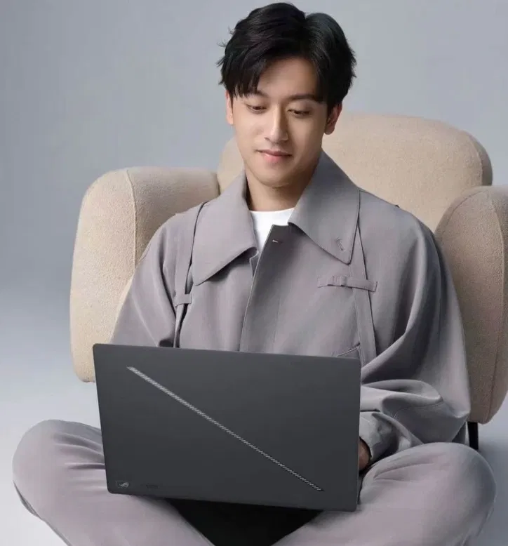 Avatar of Zhou Guanyu // Sweater