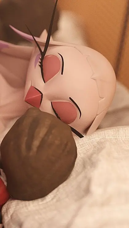 Avatar of Stella, Resting with Her Body Pillow (Imp User)
