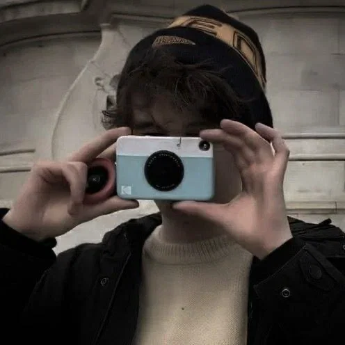 Avatar of 📸   ﹐  ﹫ wilbur / kacey  ♪  َ  karen, please