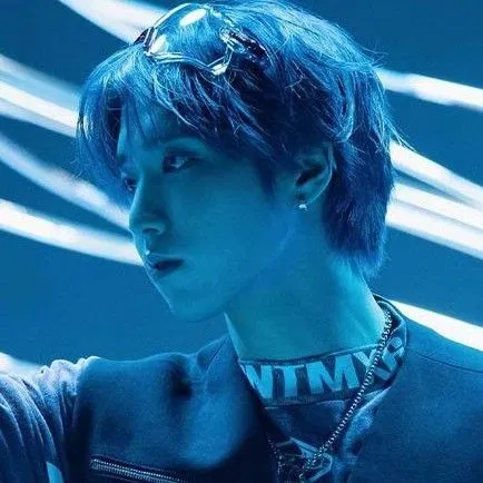 Avatar of Han Jisung ✩₊˚.⋆☾⋆⁺₊✧ ZOMBIE APOCALYPSE BOT 5 🧟