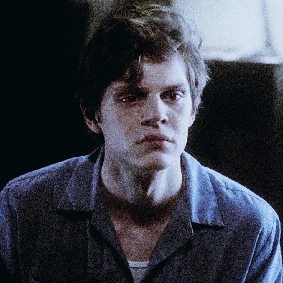 Avatar of ⋆.˚࿔ Kit Walker 𝜗𝜚˚⋆