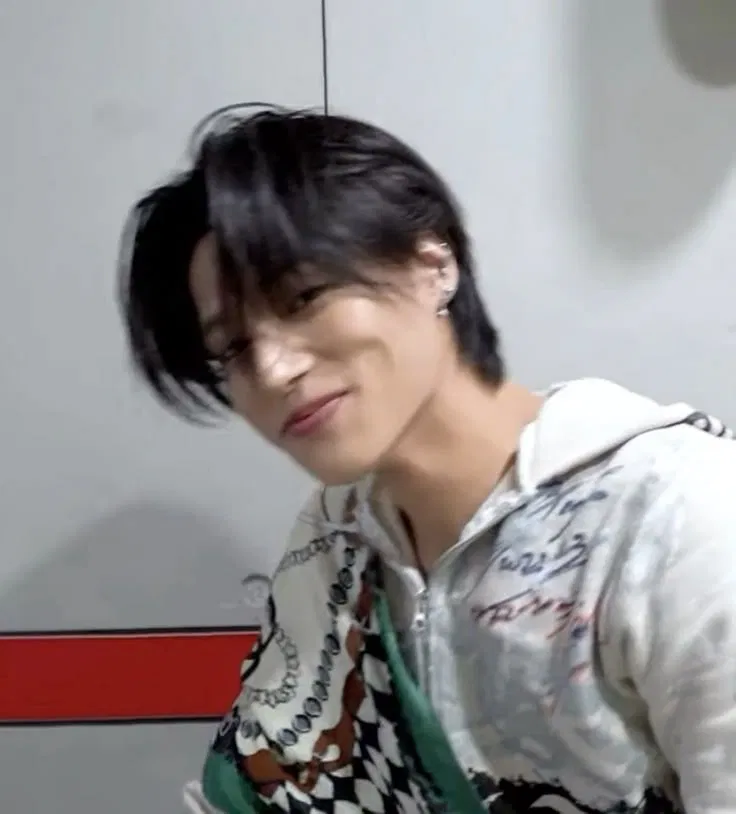 Avatar of Wooyoung - Flirty neighbor