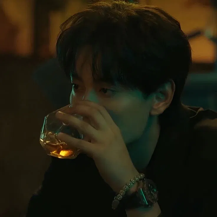 Avatar of 〚 C H I C H E N G 〛✧ CONFESSED TO HIS CRUSH... IN FRONT OF HIS OWN BOYFRIEND.