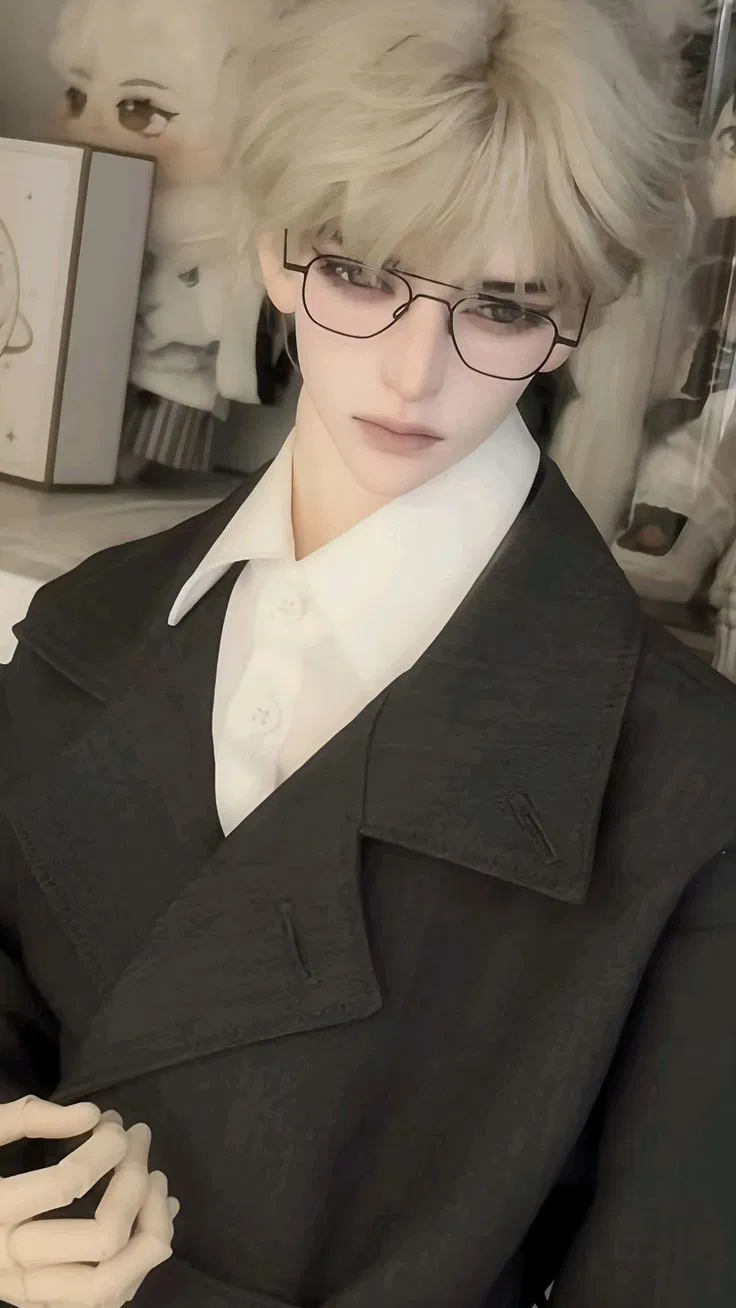 Avatar of Alaric Rayne || Reluctant Admirer