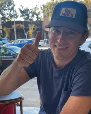 Avatar of Lewis Pullman