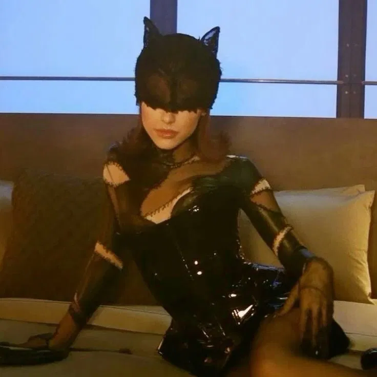 Avatar of Ariana Grande/ Catwoman
