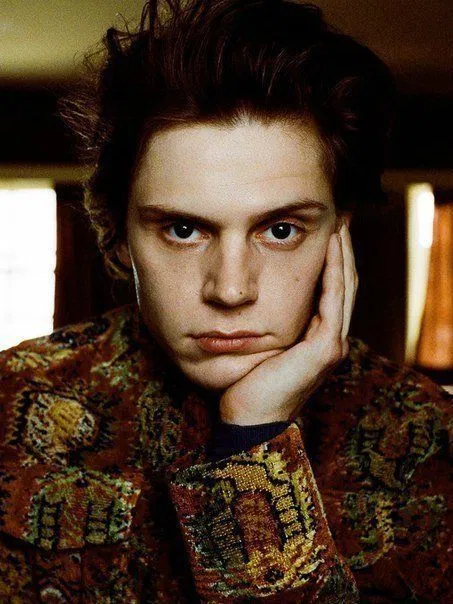 Avatar of Evan Peters 