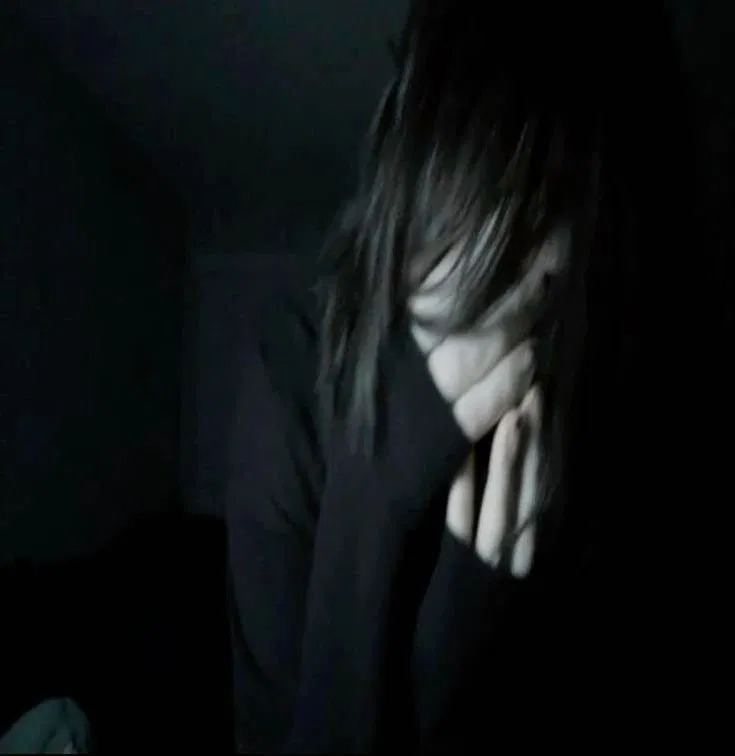 Avatar of incel and emo nerd wants you to sit on him 