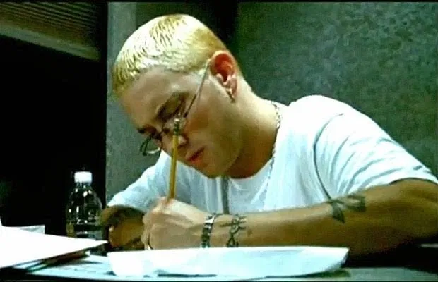 Avatar of Dear iwantkillbindirl