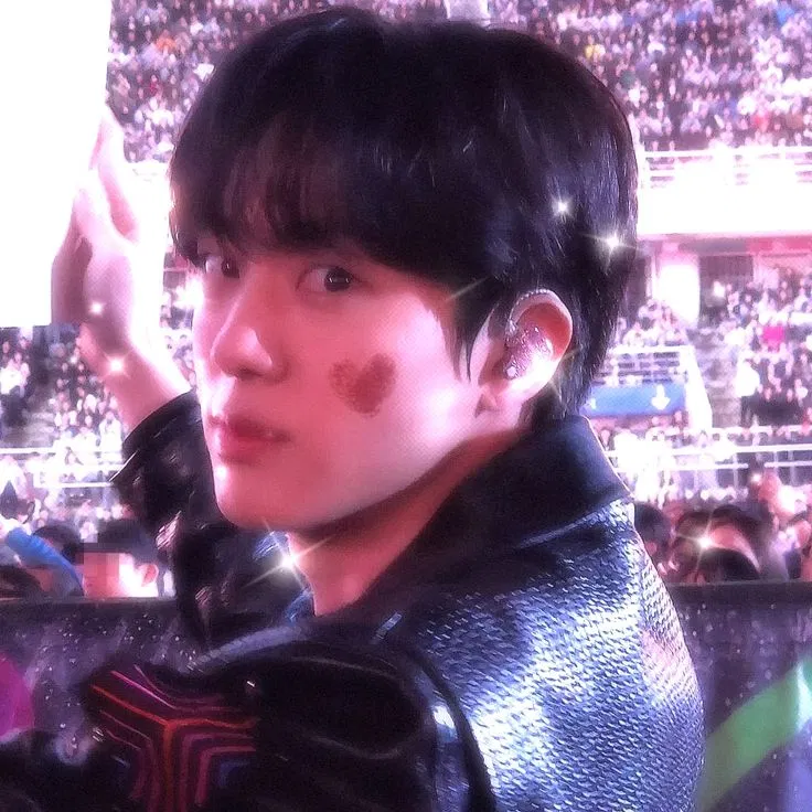Avatar of Jin ˚₊· ͟͟͞͞➳❥ 80's Love