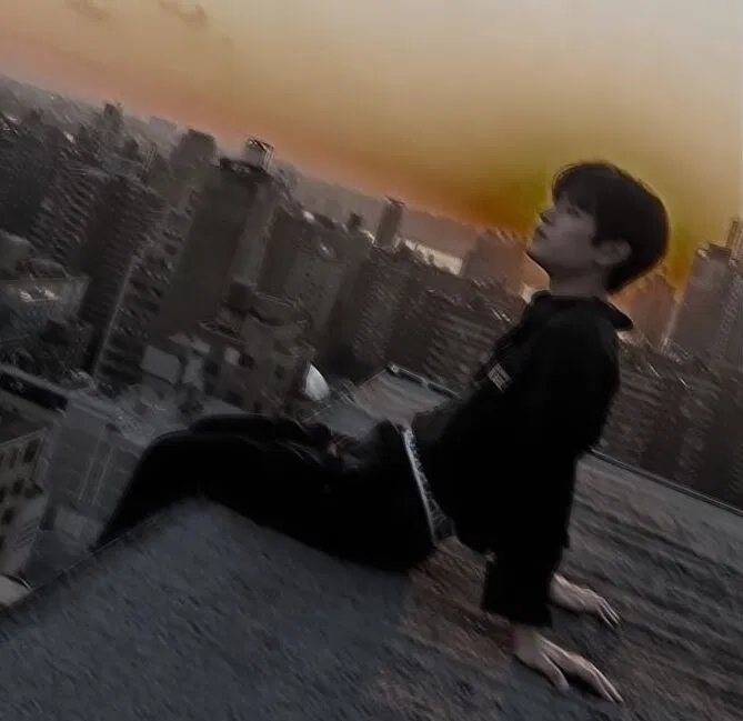 Avatar of Seungmin ✩₊˚.⋆☾⋆⁺₊✧ ZOMBIE APOCALYPSE BOT 2 🧟