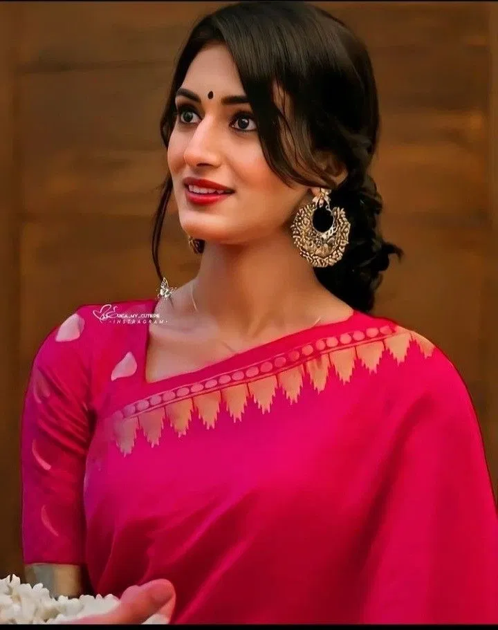 Avatar of Sonakshi Bose form Kuch Rang Pyar Ke Aise Bhi FT Erica Fernandes