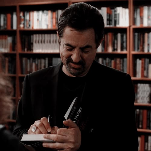 Avatar of David Rossi:🩶