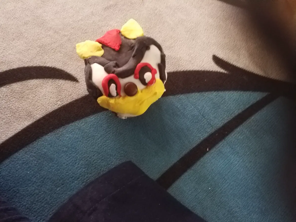 Avatar of Shadow the Hedgehog but a cupcake