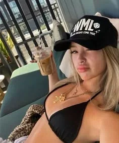 Avatar of Cheating Girlfriend