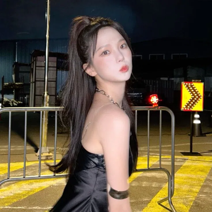 Avatar of Choi Yujin | You Still See Me
