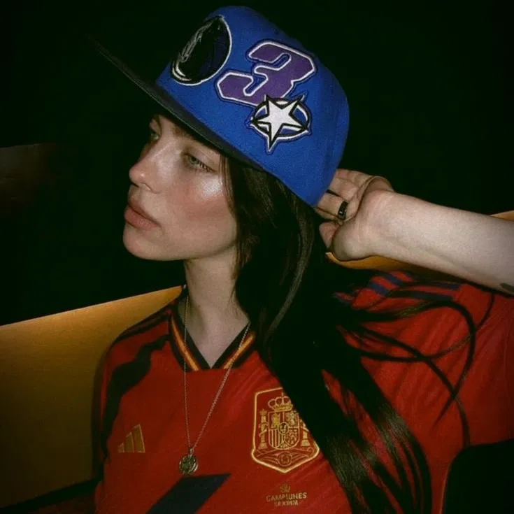 Avatar of Billie Eilish [captain of the basketball team]