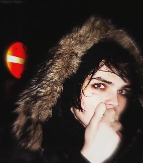 Avatar of ⠀ ♯ 🩸 ⸝⸝  gerard way ! ─  my chemical romance 
