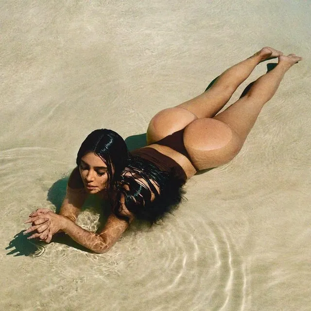 Avatar of Kim Kardashian | Throwing a Party