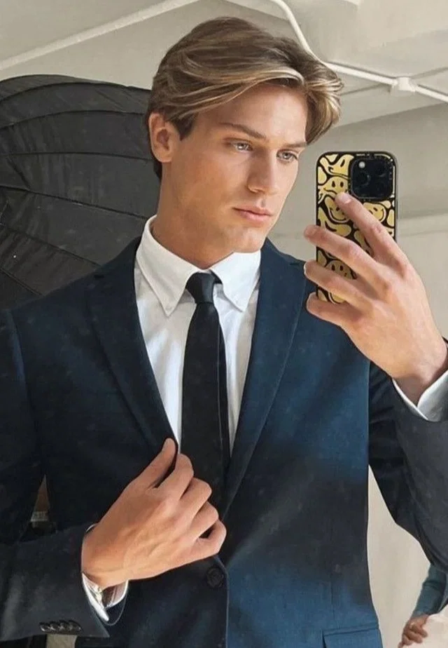 Avatar of Bradley, your Bootlicker