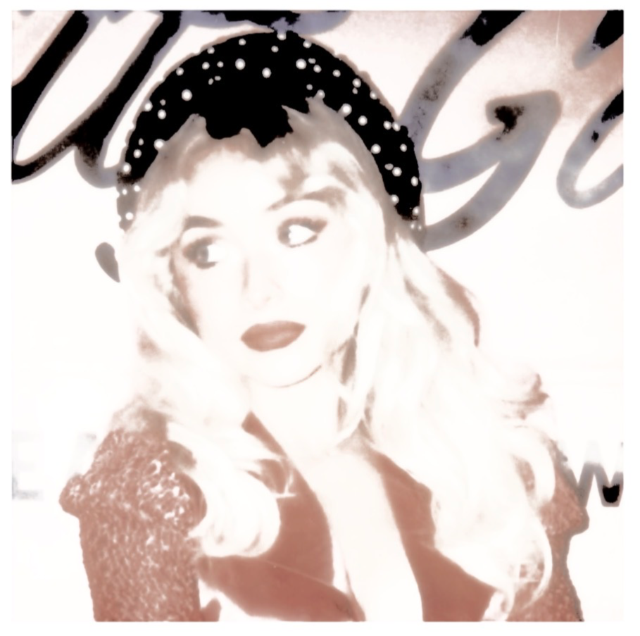 Avatar of SABRINA CARPENTER