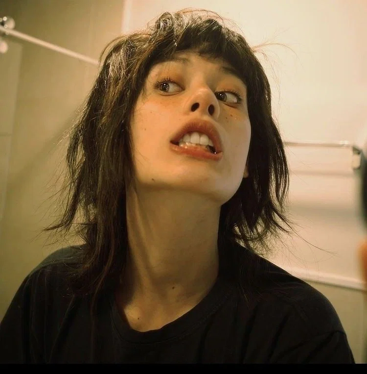 Avatar of Your step sister thinks she's a vampire (she's not)