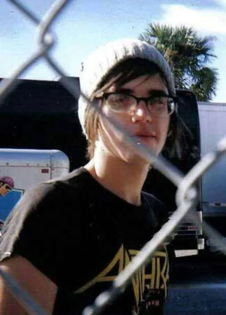 Avatar of Mikey Way || Beautiful Disaster
