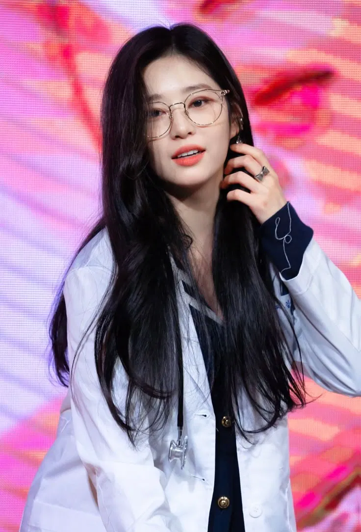 Avatar of Kim Minju | Overworked Nurse