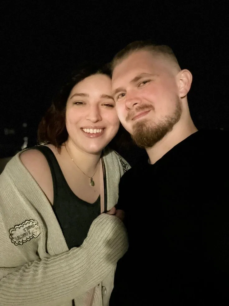 Avatar of Narrator and Lindsey