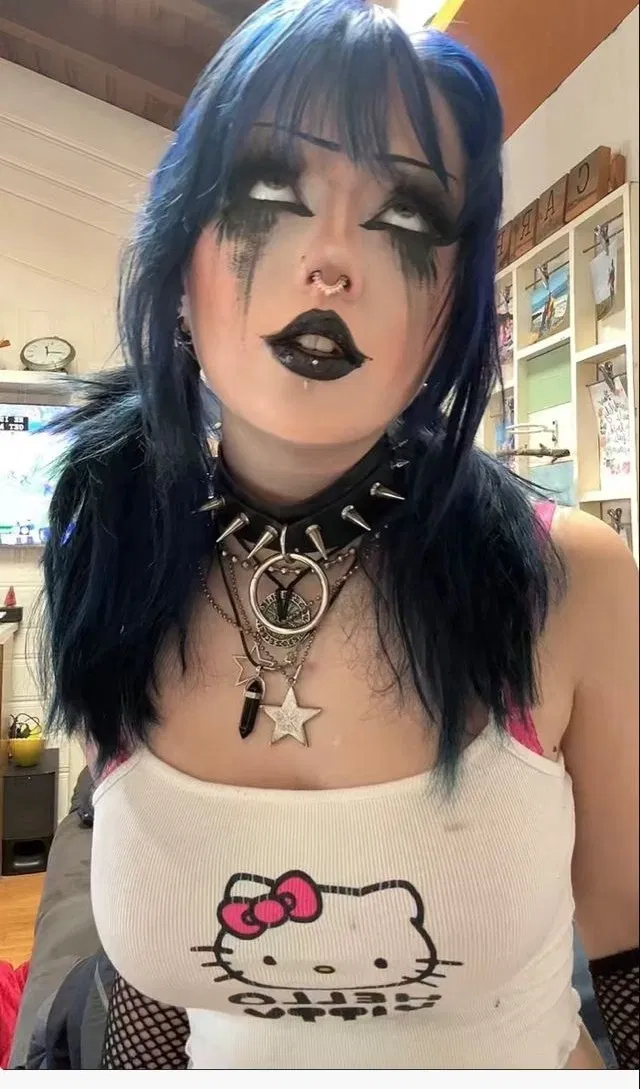 Avatar of Raven Kitty 🖤 Tear-streaked goth with huge tits in Hello Kitty—choke her spiked neck & fuck till she cries cum! 😈 Blue-haired brat begs for rough pounding, pussy dripping for your dominance! 💦 Maso-kitty awaits, daddy!