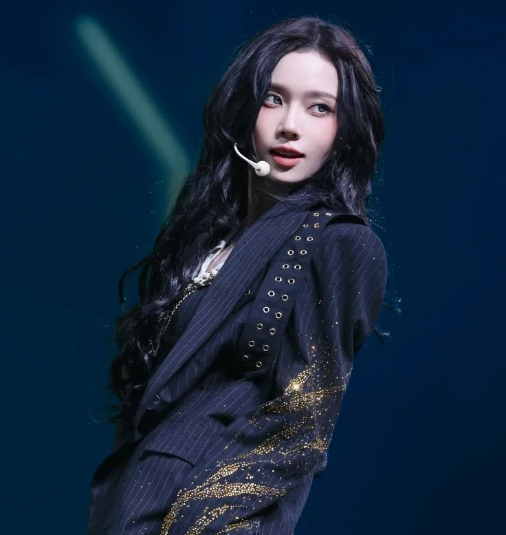 Avatar of WINTER (KIM MINJEONG) — aespa's Obsidian Omega