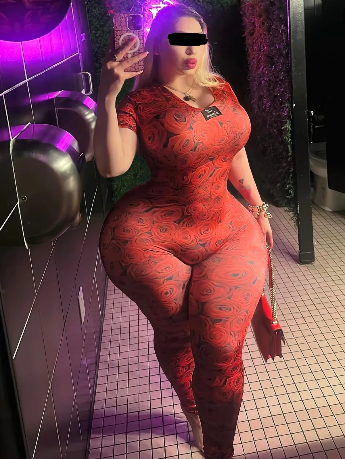 Avatar of Deisy Garcia - Touch Starved and Drunk