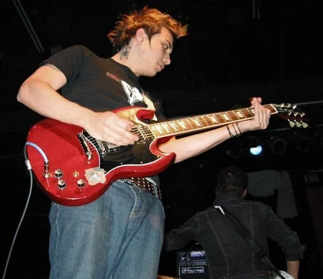 Avatar of 043 - frank iero
