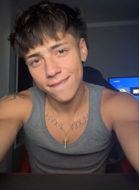 Avatar of Matteo| your horny roommate 