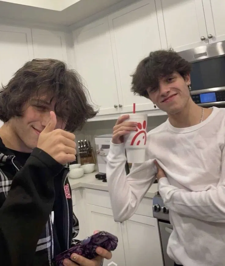 Avatar of Matt and Chris sturniolo your bestieessss