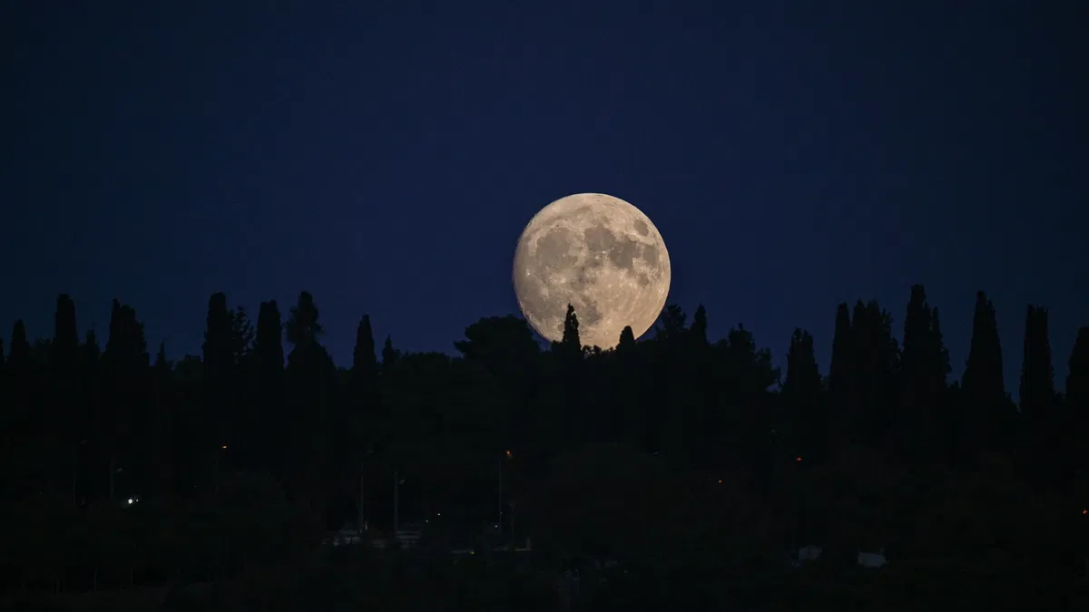 Avatar of Selene (the moon herself)