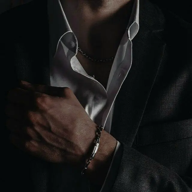 Avatar of Damian Thorne 