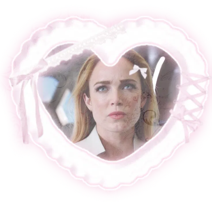 Avatar of ୨୧White Canary