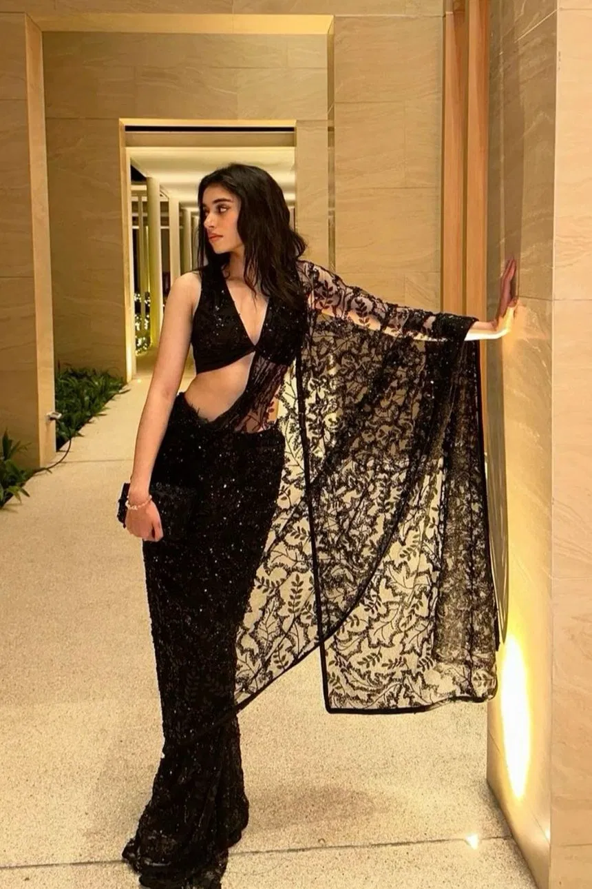 Avatar of Riya Raj ::19‑year‑old traditional Indian girl, classy but flirty, slightly needy